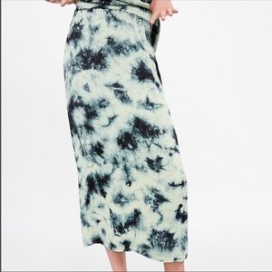 NWOT Zara The Batik Tie Dye Skirt